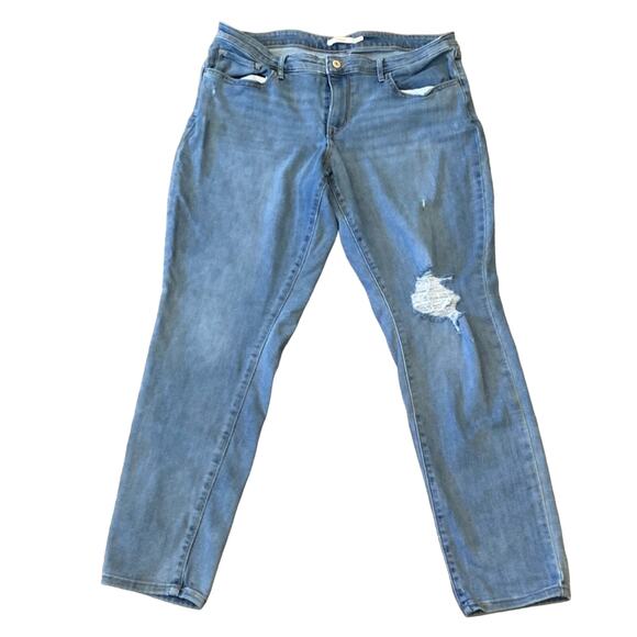 Levi's Women's 711 Skinny Not Now Distressed Mid- Rise Plus Size Jeans Size 18W - Picture 2 of 11
